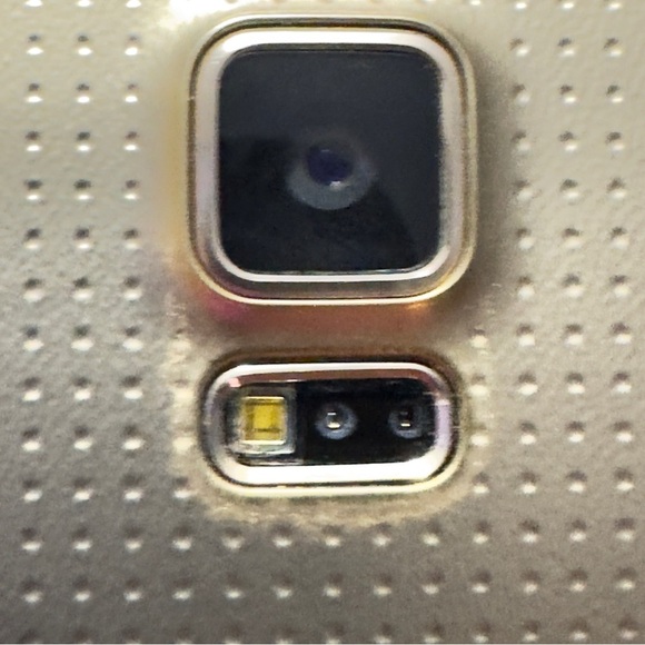 Samsung Galaxy S III Verizon Smartphone w/ OtterBox Case & Screen Protector - Picture 7 of 12